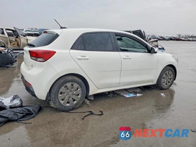 Trzecie zdjęcie samochodu z tyłu: 2019 KIA RIO 5-DOOR S VIN:3KPA25AB5KE249416 - miniatura