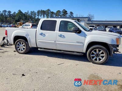 Czwarte zdjęcie samochodu z boku: 2010 GMC SIERRA C1500 DENALI VIN:3GTRCXE20AG155369 - miniatura