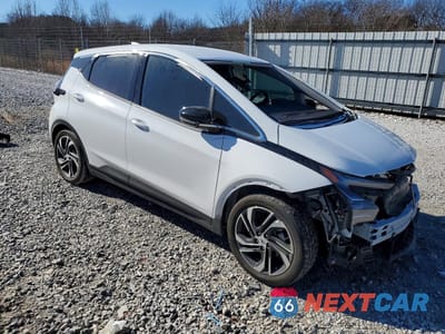 Czwarte zdjęcie samochodu z boku: 2023 CHEVROLET BOLT EV 2LT VIN:1G1FX6S00P4205027 - miniatura