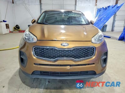 Piąte zdjęcie samochodu w środku: 2017 KIA SPORTAGE LX VIN:KNDPM3AC5H7034645 - miniatura