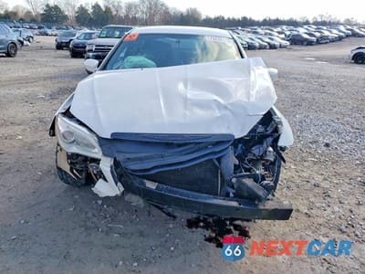 Piąte zdjęcie samochodu w środku: 2013 CHRYSLER 200 LX VIN:1C3CCBAG1DN743176 - miniatura