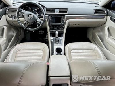 Zdjęcie 8 z 12 samochodu: 2017 VOLKSWAGEN PASSAT SEL PREMIUM VIN:1VWCT7A34HC037775 - miniatura