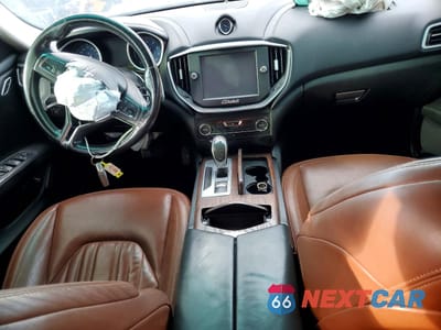 Zdjęcie 8 z 13 samochodu: 2015 MASERATI GHIBLI VIN:ZAM57XSA9F1134858 - miniatura