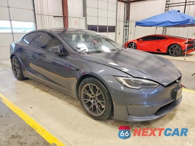 Czwarte zdjęcie samochodu z boku: 2023 TESLA MODEL S VIN:5YJSA1E52PF523158 - miniatura