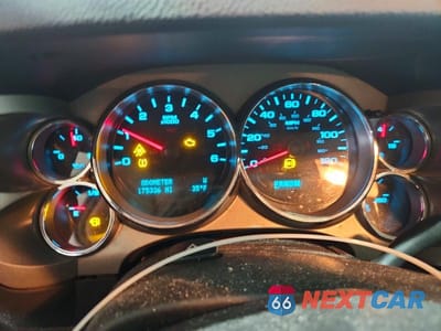 Zdjęcie 9 z 12 samochodu: 2010 GMC SIERRA K1500 SLE VIN:3GTRKVE39AG268950 - miniatura