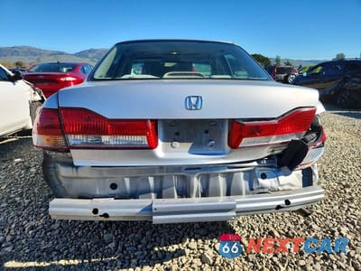 Zdjęcie 6 z 13 samochodu: 2002 HONDA ACCORD EX VIN:JHMCG66832C008215 - miniatura