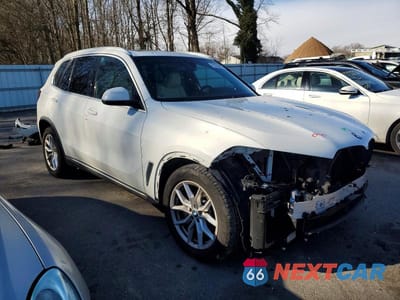 Czwarte zdjęcie samochodu z boku: 2021 BMW X5 XDRIVE40I VIN:5UXCR6C02M9F99925 - miniatura