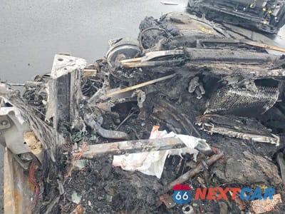 Zdjęcie 9 z 11 samochodu: 2014 CHEVROLET CORVETTE STINGRAY Z51 2LT VIN:1G1YK2D72E5113001 - miniatura