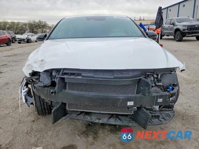 Piąte zdjęcie samochodu w środku: 2025 HYUNDAI ELANTRA SEL SPORT VIN:KMHLM4DG1SU907959 - miniatura