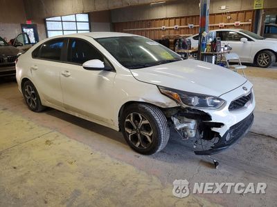 Czwarte zdjęcie samochodu z boku: 2020 KIA FORTE FE VIN:3KPF24AD3LE157028 - miniatura