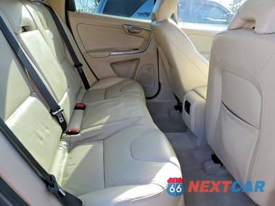 Zdjęcie 10 z 11 samochodu: 2016 VOLVO XC60 T5 PLATINUM VIN:YV4612RM0G2824472 - miniatura