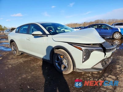 Czwarte zdjęcie samochodu z boku: 2025 KIA K4 LXS VIN:3KPFT4DE0SE042418 - miniatura