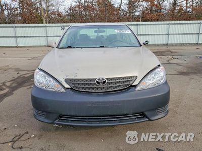 Piąte zdjęcie samochodu w środku: 2005 TOYOTA CAMRY LE VIN:4T1BE32K95U047341 - miniatura