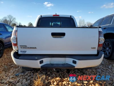 Zdjęcie 6 z 13 samochodu: 2014 TOYOTA TACOMA V6 VIN:5TFLU4EN7EX085270 - miniatura