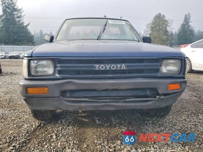 Piąte zdjęcie samochodu w środku: 1991 TOYOTA PICKUP 1/2 TON SHORT WHEELBASE VIN:JT4RN81A2M5128456 - miniatura