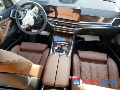 Zdjęcie 8 z 12 samochodu: 2026 BMW X7 XDRIVE40I VIN:5UX23EM01T9266620 - miniatura