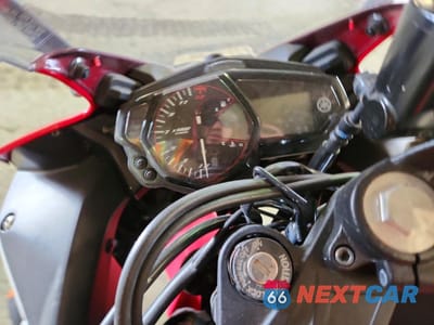 Zdjęcie 7 z 8 samochodu: 2015 YAMAHA YZFR3 VIN:MH3RH06Y0FK004268 - miniatura