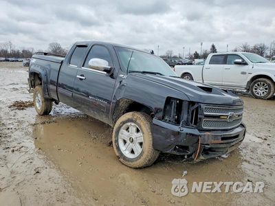 Czwarte zdjęcie samochodu z boku: 2013 CHEVROLET SILVERADO K1500 LT VIN:1GCRKSE75DZ353936 - miniatura