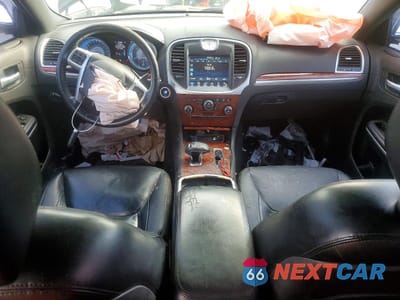 Zdjęcie 8 z 13 samochodu: 2013 CHRYSLER 300 VIN:2C3CCAAGXDH507371 - miniatura