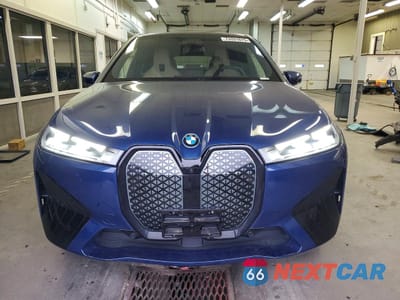 Piąte zdjęcie samochodu w środku: 2024 BMW IX XDRIVE50 VIN:WB523CF0XRCR56022 - miniatura