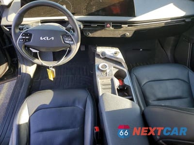 Zdjęcie 8 z 12 samochodu: 2022 KIA EV6 LIGHT VIN:KNDC3DLC8N5070132 - miniatura