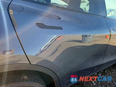 Zdjęcie 11 z 12 samochodu: 2023 TESLA MODEL Y VIN:7SAYGDEE6PA120651 - miniatura