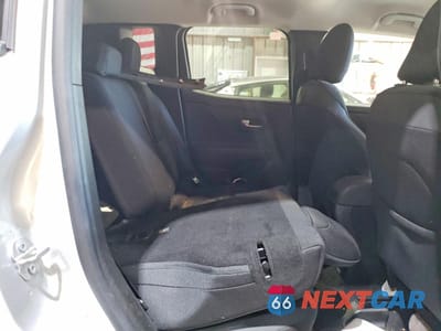 Zdjęcie 11 z 13 samochodu: 2020 JEEP RENEGADE LATITUDE VIN:ZACNJBBB8LPL33295 - miniatura