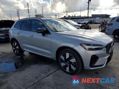 Czwarte zdjęcie samochodu z boku: 2024 VOLVO XC60 PLUS VIN:YV4H60DL0R1916008 - miniatura