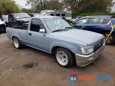 Czwarte zdjęcie samochodu z boku: 1993 TOYOTA PICKUP 1/2 TON SHORT WHEELBASE STB VIN:4TARN81A3PZ074710 - miniatura