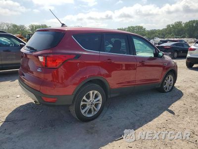 Trzecie zdjęcie samochodu z tyłu: 2019 FORD ESCAPE SE VIN:1FMCU9GD2KUA19655 - miniatura