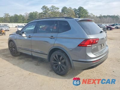 Drugie zdjęcie samochodu z przodu: 2021 VOLKSWAGEN TIGUAN SE VIN:3VV3B7AX2MM086041 - miniatura