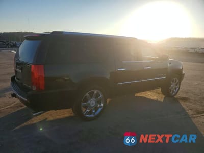 Trzecie zdjęcie samochodu z tyłu: 2010 CADILLAC ESCALADE ESV PREMIUM VIN:1GYUCJEF0AR149401 - miniatura