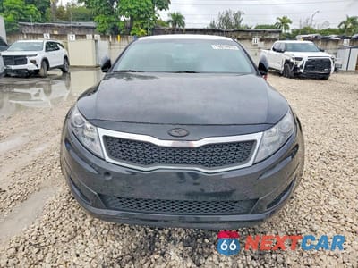 Piąte zdjęcie samochodu w środku: 2011 KIA OPTIMA VIN:KNAGM4A7XB5071859 - miniatura