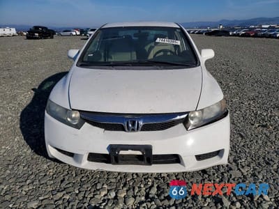 Piąte zdjęcie samochodu w środku: 2010 HONDA CIVIC LX VIN:2HGFA1F52AH536995 - miniatura