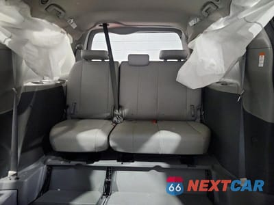 Zdjęcie 10 z 13 samochodu: 2016 TOYOTA SIENNA XLE VIN:5TDYK3DC2GS718000 - miniatura