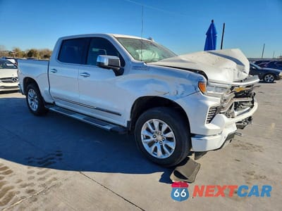 Czwarte zdjęcie samochodu z boku: 2022 CHEVROLET SILVERADO K1500 HIGH COUNTRY VIN:1GCUDJEL7NZ549308 - miniatura