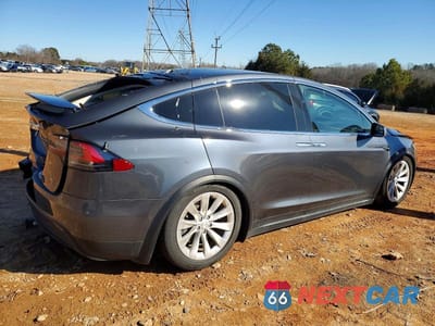 Trzecie zdjęcie samochodu z tyłu: 2017 TESLA MODEL X VIN:5YJXCBE28HF050119 - miniatura