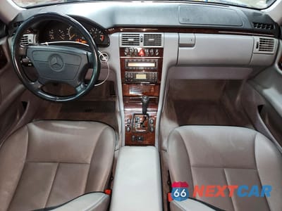 Zdjęcie 8 z 12 samochodu: 1999 MERCEDES-BENZ E 320 4MATIC VIN:WDBJF82H3XX019971 - miniatura