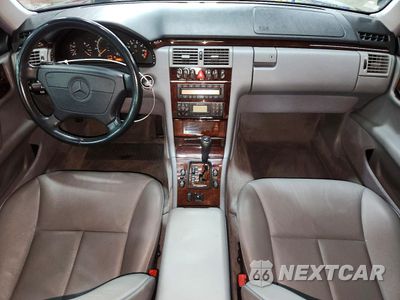 Zdjęcie 8 z 12 samochodu: 1999 MERCEDES-BENZ E 320 4MATIC VIN:WDBJF82H3XX019971 - miniatura