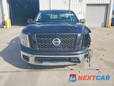 Piąte zdjęcie samochodu w środku: 2019 NISSAN TITAN S VIN:1N6AA1EK0KN530053 - miniatura