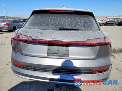 Zdjęcie 6 z 14 samochodu: 2019 AUDI E-TRON PRESTIGE VIN:WA1VABGE7KB017704 - miniatura