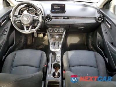 Zdjęcie 8 z 12 samochodu: 2019 TOYOTA YARIS VIN:3MYDLBYV0KY522884 - miniatura