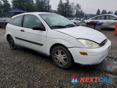 Czwarte zdjęcie samochodu z boku: 2000 FORD FOCUS ZX3 VIN:3FAFP3139YR241671 - miniatura