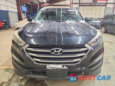 Piąte zdjęcie samochodu w środku: 2017 HYUNDAI TUCSON LIMITED VIN:KM8J3CA42HU303344 - miniatura