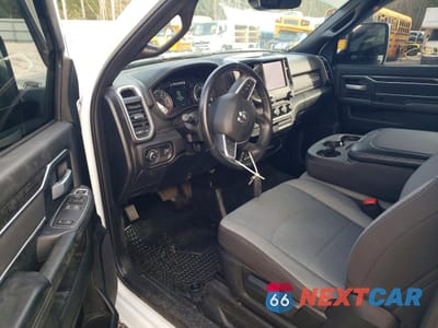 Zdjęcie 8 z 12 samochodu: 2024 RAM 5500 ROLLBACK TRUCK VIN:3C7WRNDL3RG282888 - miniatura