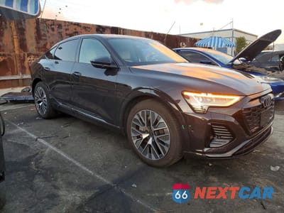 Czwarte zdjęcie samochodu z boku: 2024 AUDI Q8 E-TRON SPORTBACK PREMIUM PLUS VIN:WA1CAAGE7RB063478 - miniatura