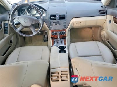 Zdjęcie 8 z 12 samochodu: 2010 MERCEDES-BENZ C 300 VIN:WDDGF5EB1AF372911 - miniatura