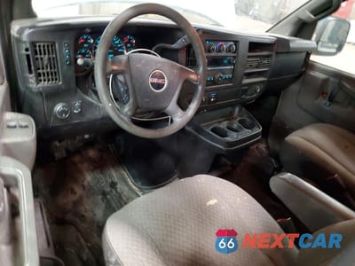 Zdjęcie 8 z 14 samochodu: 2017 GMC SAVANA G2500 VIN:1GTW7AFF4H1914099 - miniatura