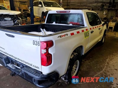 Trzecie zdjęcie samochodu z tyłu: 2025 CHEVROLET SILVERADO K1500 VIN:1GCPKAEK4SZ205344 - miniatura