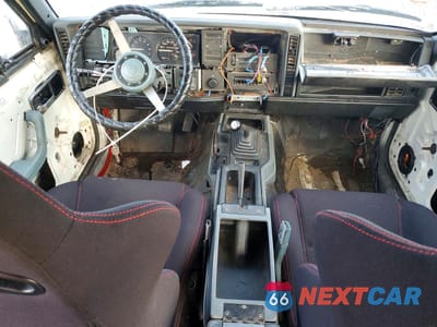 Zdjęcie 8 z 14 samochodu: 1987 JEEP CHEROKEE LAREDO VIN:1JCML7843HT135622 - miniatura